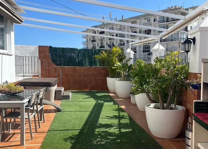 Апартаменты Apartamentos Condal - Duplex O Planta Baja Con Jacuzzi & Bbq