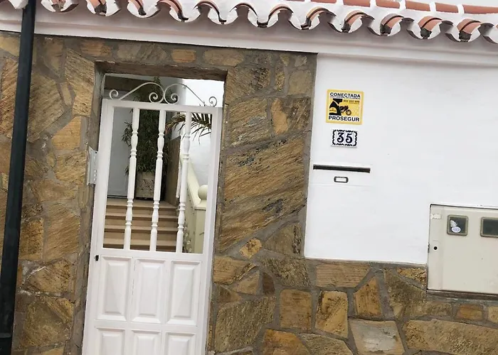 Апартаменты Apartamentos Condal - Duplex O Planta Baja Con Jacuzzi & Bbq